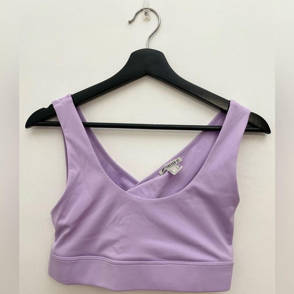 FOREVER 21 LILAC SPORTS BRA WITH BACK CRISSCROSSING DETAIL